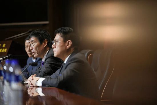 热裤的堂姐