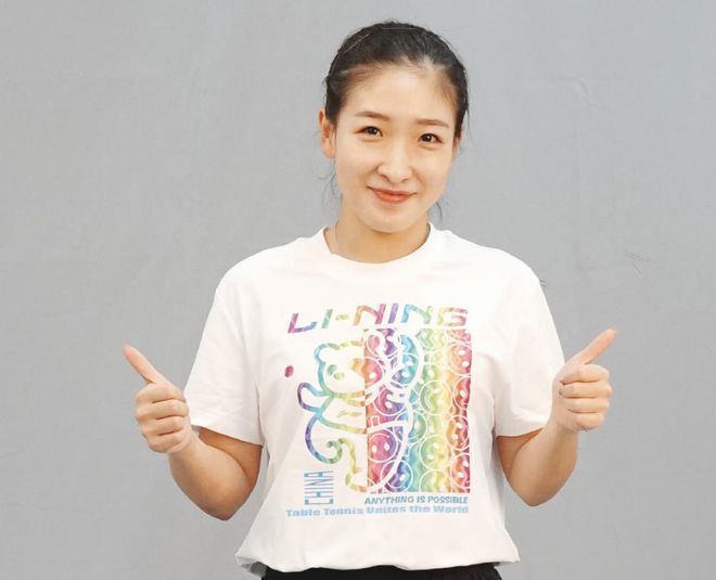 岳双腿间已经湿成一片视频